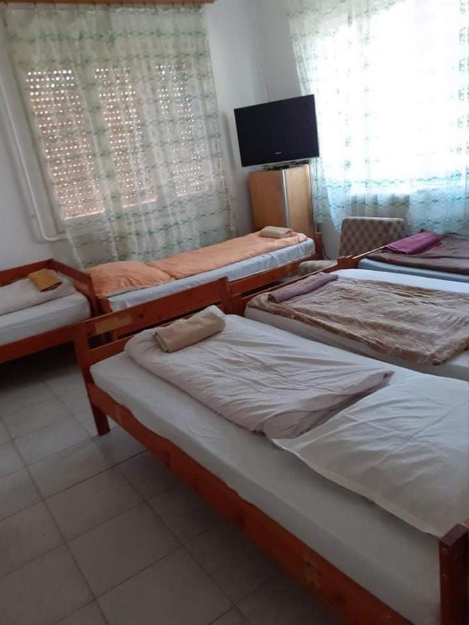 Pihenes A Malomtonal Privat Berlemeny Guest House Tapolca Exterior photo
