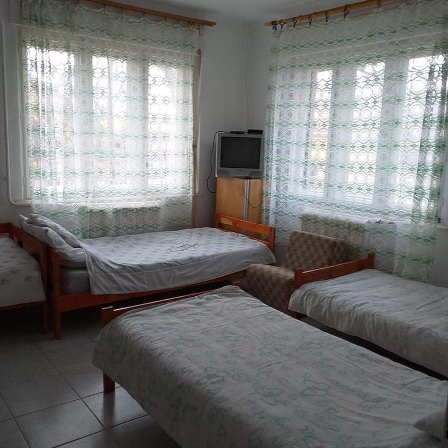 Pihenes A Malomtonal Privat Berlemeny Guest House Tapolca Exterior photo