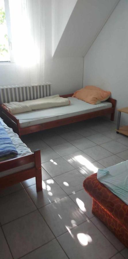 Pihenes A Malomtonal Privat Berlemeny Guest House Tapolca Exterior photo